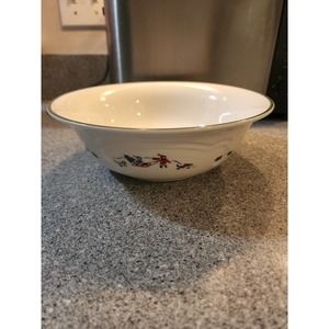 Pfaltzgraff Snow Village Medium Serving bowl